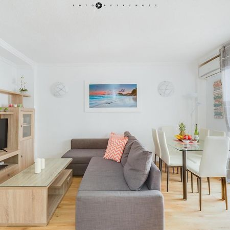 Apartment With Pool & Balcony Less Than 10Min Walk To La Mata Beach! Torrevieja Buitenkant foto