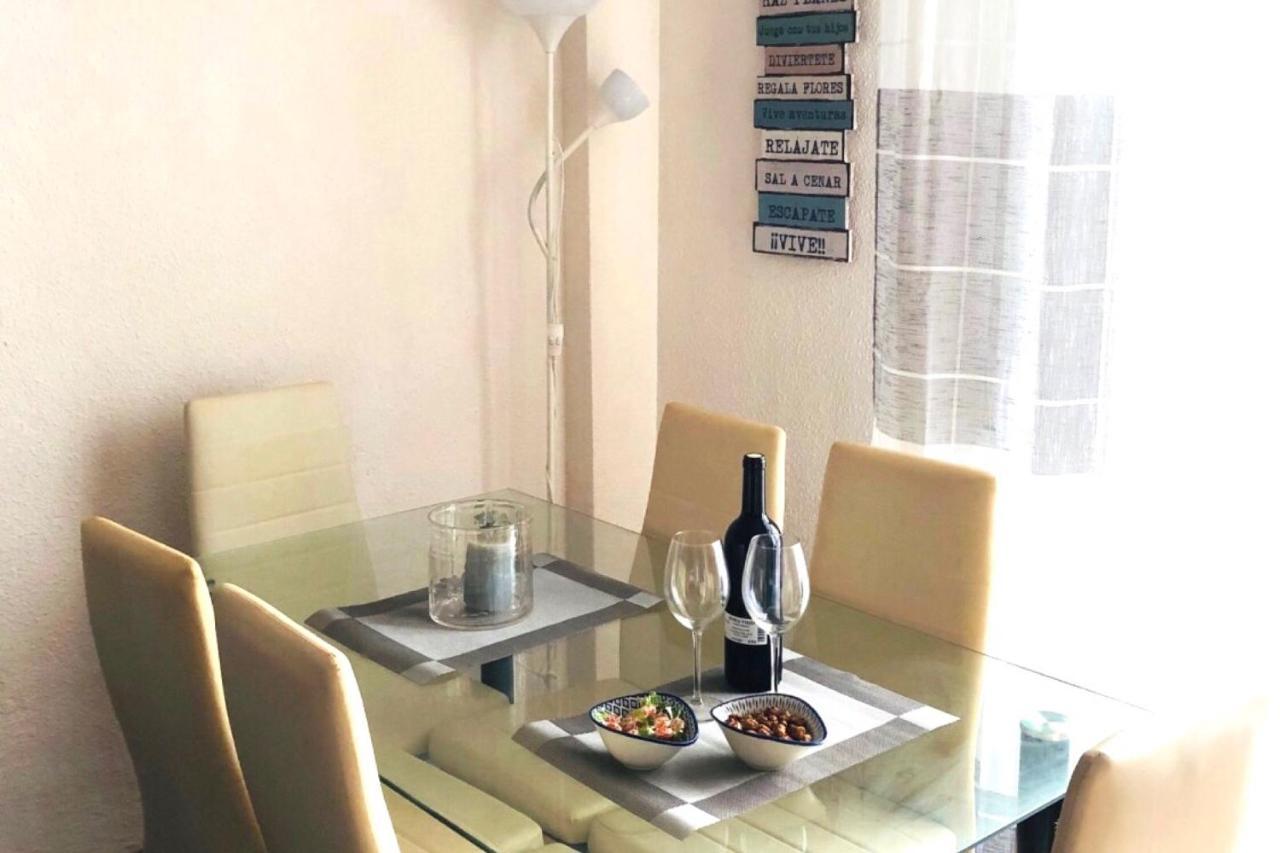 Apartment With Pool & Balcony Less Than 10Min Walk To La Mata Beach! Torrevieja Buitenkant foto
