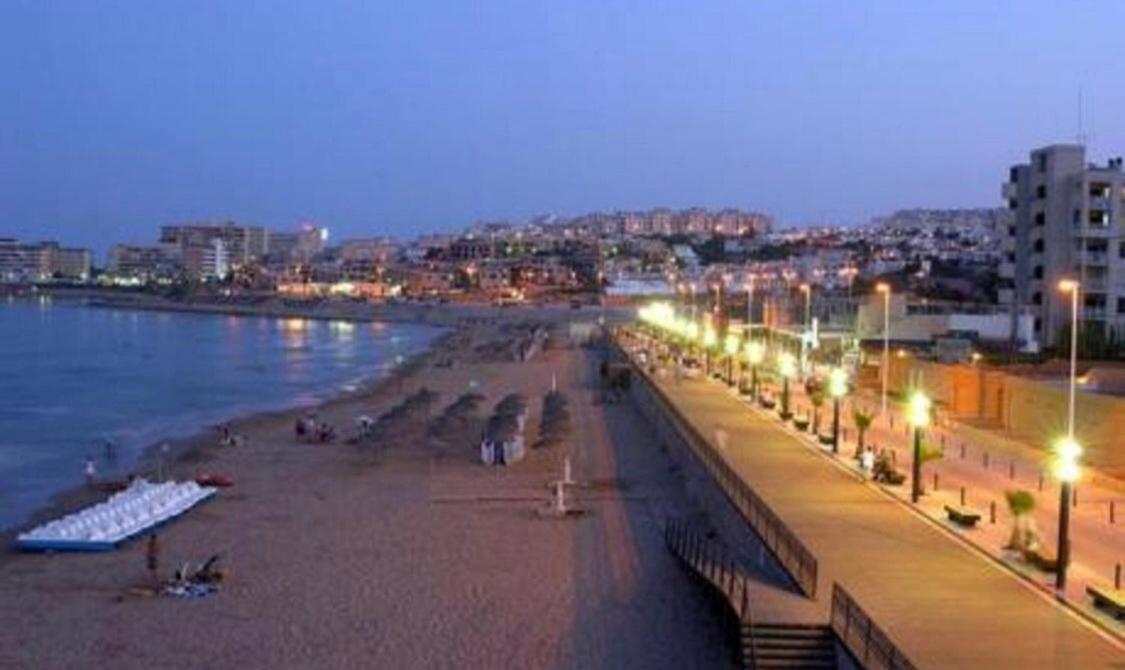 Apartment With Pool & Balcony Less Than 10Min Walk To La Mata Beach! Torrevieja Buitenkant foto