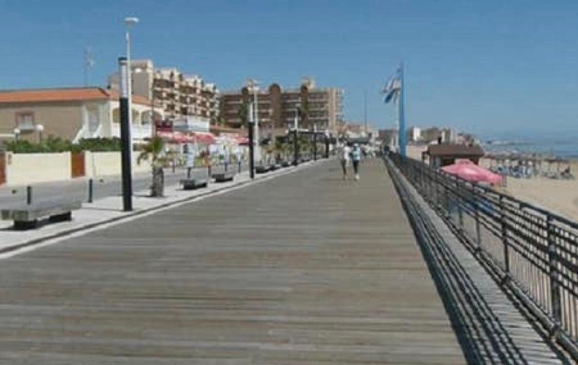 Apartment With Pool & Balcony Less Than 10Min Walk To La Mata Beach! Torrevieja Buitenkant foto